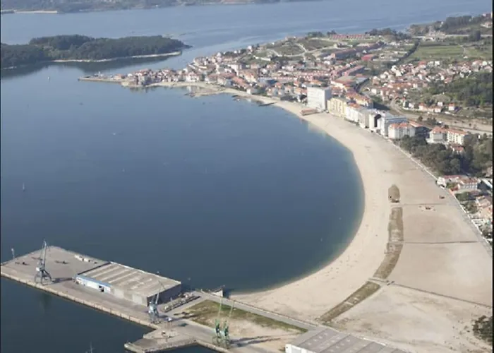 100 M Playa, Vilagarcia De Arousa. *